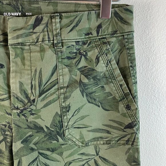 Old Navy Olive Green Leaf Camouflage Print Pixie Pants Size 4 - Picture 4 of 10